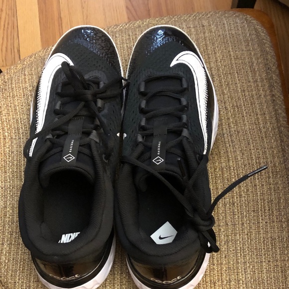Nike Black and White Hurache elite 4 low baseball cleats - Picture 2 of 13